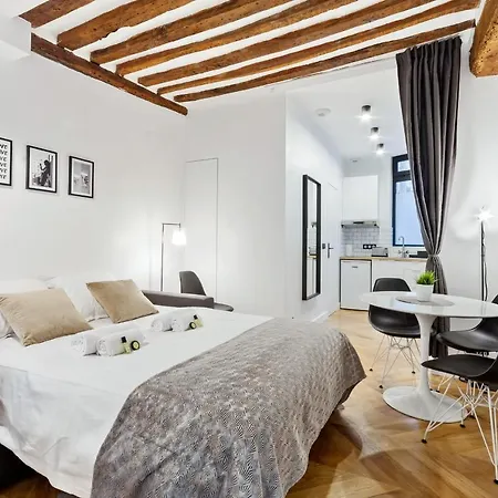 Stylish In Sentier By Guestready *